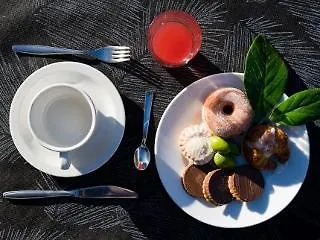 ***  Hotel La Selva Каленцано Италия
